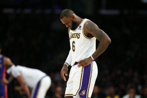 詹姆斯被曝確診成為一場NBA危機公關（明星危機公關案例分析）
